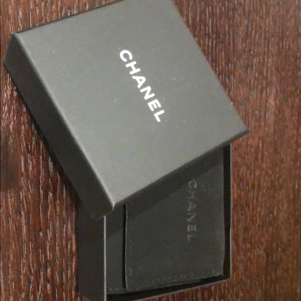 Chanel small box for a brooch